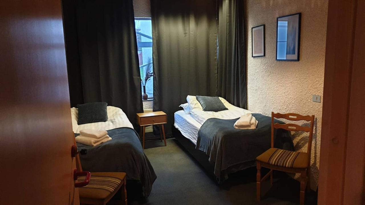The Bank Sleeping Guesthouse Neskaupstaður Exterior foto
